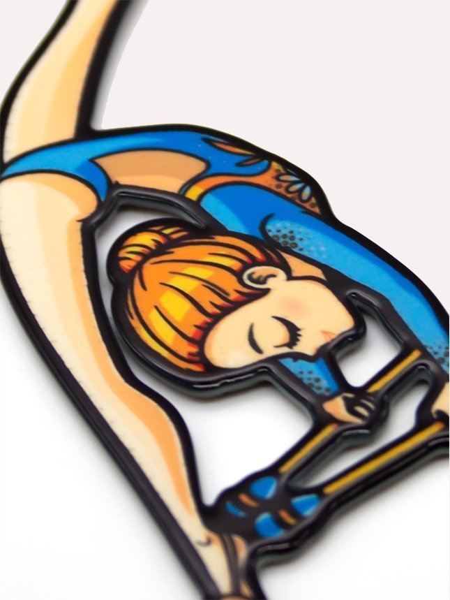 картинка Брелок гимнастка с булавами от магазина Грация Спорт